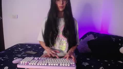 Mia online show from October 1, 3:45 am
