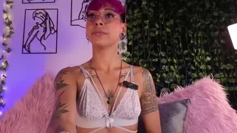 Snapshot of miamorgann chatting on October 7, 1:52 pm Mia Morgann online show from October 7, 1:52 pm