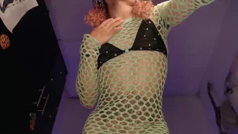 Snapshot of miancuntydoll chatting on October 4, 2:48 pm MianCuntyDoll online show from October 4, 2:48 pm