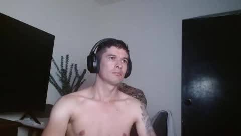 Snapshot of miaou_miaou chatting on February 3, 3:53 am miaou_miaou online show from February 3, 3:53 am