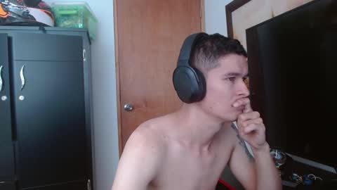 Snapshot of miaou_miaou chatting on February 6, 2:04 pm miaou_miaou online show from February 6, 2:04 pm