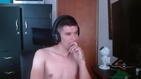 Snapshot of miaou_miaou chatting on February 19, 12:33 pm miaou_miaou online show from February 19, 12:33 pm