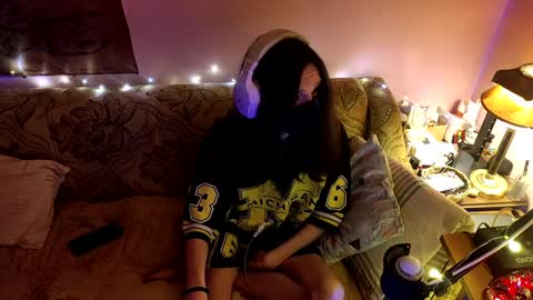 Snapshot of miaowhowl chatting on February 9, 1:00 am Kristien online show from February 9, 1:00 am