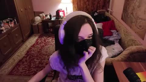 Snapshot of miaowhowl chatting on October 31, 5:58 pm Kristien online show from October 31, 5:58 pm