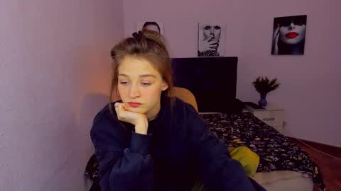 Mia online show from January 3, 10:29 pm