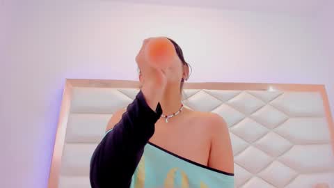 Sweetie Mia online show from January 11, 6:33 pm