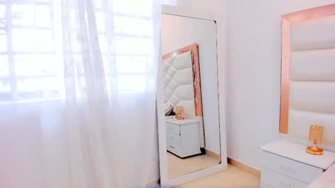 Sweetie Mia online show from February 11, 3:51 pm