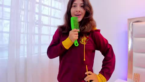 Sweetie Mia online show from February 24, 12:37 pm