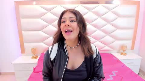 Sweetie Mia online show from February 25, 12:24 pm