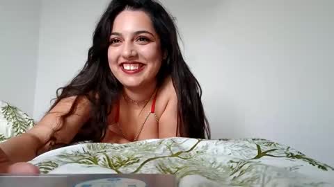 miareys online show from October 23, 8:02 am