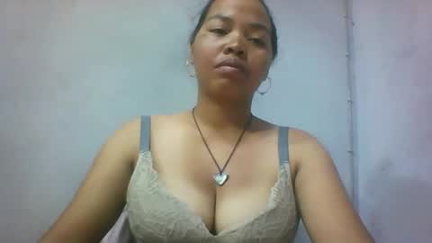 miarii online show from April 15, 7:59 am