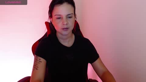 Snapshot of miarobinn_ chatting on October 8, 8:01 am miarobinn_ online show from October 8, 8:01 am