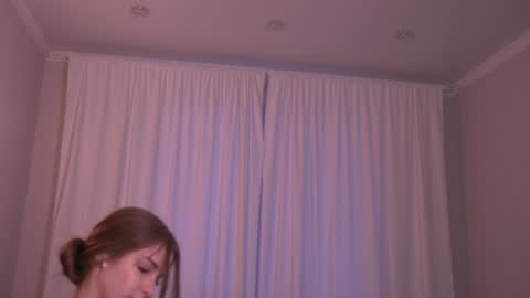 Snapshot of miasbakkery_ chatting on January 31, 5:40 am Mia online show from January 31, 5:40 am