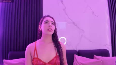 Snapshot of miascott5 chatting on October 23, 4:56 am miascott5 online show from October 23, 4:56 am