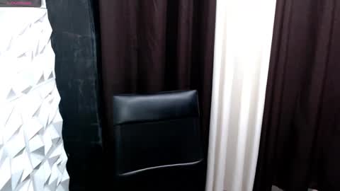 Snapshot of miasexxie chatting on February 19, 9:06 am mia online show from February 19, 9:06 am