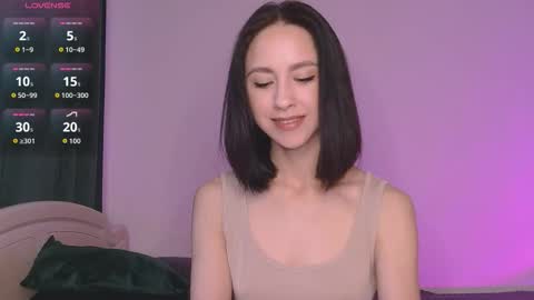 Snapshot of miasweetashoney chatting on October 2, 7:37 am Mia online show from October 2, 7:37 am