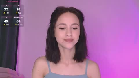 Snapshot of miasweetashoney chatting on October 9, 6:33 am Mia online show from October 9, 6:33 am