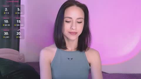 Snapshot of miasweetashoney chatting on October 13, 6:35 am Mia online show from October 13, 6:35 am