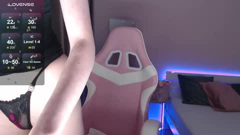 Snapshot of miatory chatting on November 18, 1:37 pm Sofia online show from November 18, 1:37 pm