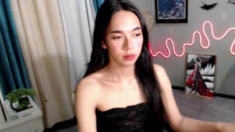 Mia online show from January 28, 11:28 am