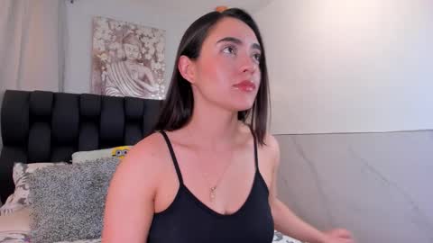 Snapshot of miavelvet1 chatting on November 25, 3:06 am miavelvet1 online show from November 25, 3:06 am