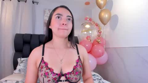 Snapshot of miavelvet1 chatting on December 1, 1:38 pm miavelvet1 online show from December 1, 1:38 pm