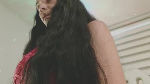 Snapshot of miavero chatting on February 28, 8:28 pm Mia online show from February 28, 8:28 pm