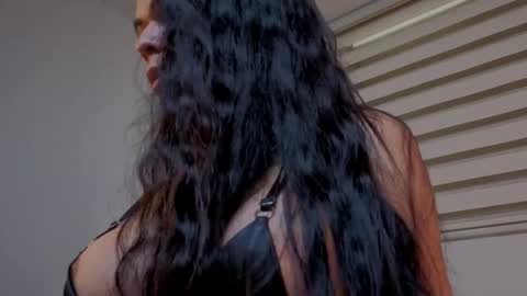 Snapshot of miavero chatting on September 19, 6:41 pm Mia online show from September 19, 6:41 pm