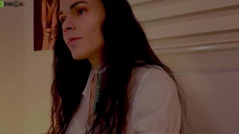 Snapshot of miavero chatting on November 10, 3:55 pm Mia online show from November 10, 3:55 pm