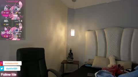 Mia Villalobos online show from October 1, 12:00 pm