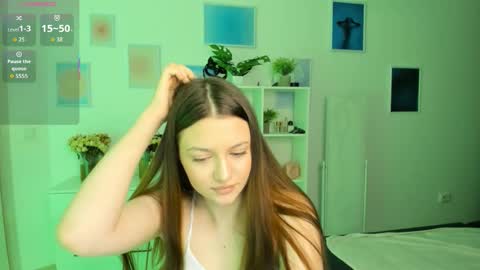 Mia online show from September 26, 4:05 am