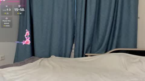 Mia online show from November 11, 5:40 am