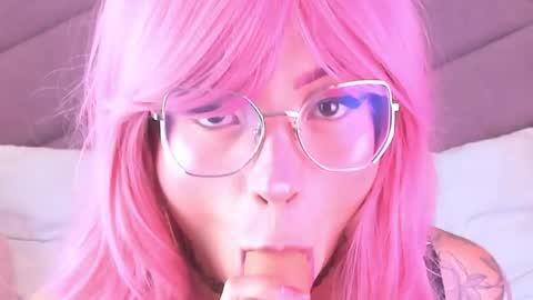 MiaWeiss online show from March 24, 8:58 pm