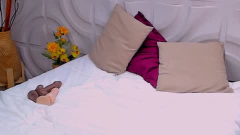 Snapshot of miawoderfull chatting on January 12, 7:00 am Mia online show from January 12, 7:00 am