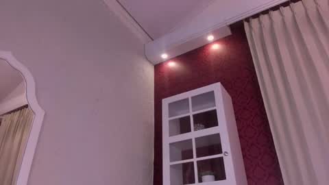 Snapshot of miawoderfull chatting on March 2, 9:31 am Mia online show from March 2, 9:31 am