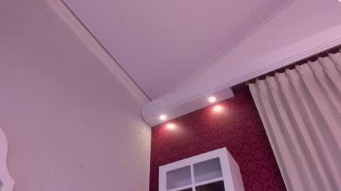 Snapshot of miawoderfull chatting on March 5, 3:18 am Mia online show from March 5, 3:18 am