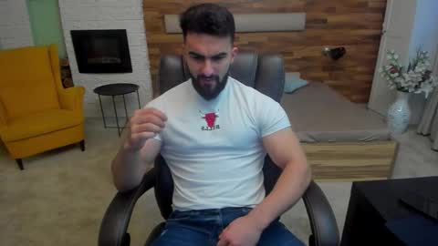 Snapshot of micahlane chatting on November 10, 5:28 am MicahLane online show from November 10, 5:28 am