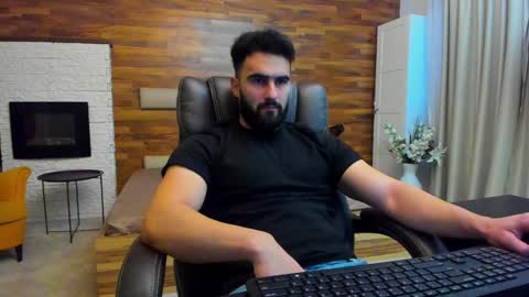 Snapshot of micahlane chatting on November 27, 5:53 am MicahLane online show from November 27, 5:53 am