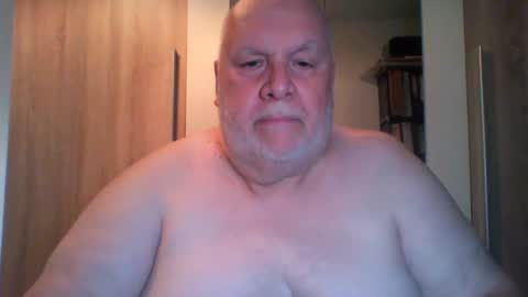 Snapshot of mich1962 chatting on July 22, 12:08 pm mich1962 online show from July 22, 12:08 pm