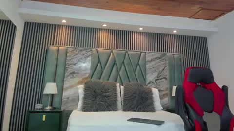 Snapshot of michaeel_blue chatting on September 13, 10:20 pm Michael online show from September 13, 10:20 pm