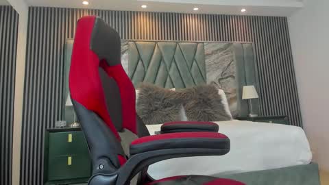 Snapshot of michaeel_blue chatting on September 20, 12:28 pm Michael online show from September 20, 12:28 pm