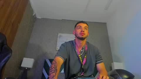 Snapshot of michael_magno chatting on December 29, 7:22 pm Michael Stevens online show from December 29, 7:22 pm