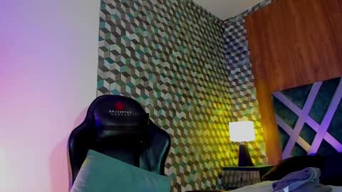 Snapshot of michael_magno chatting on February 19, 12:11 pm Michael Stevens online show from February 19, 12:11 pm