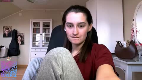 Emily online show from April 20, 2:20 pm