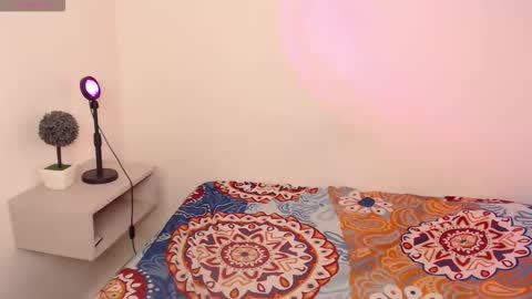 Snapshot of michaela_cox chatting on December 13, 7:53 pm Michaela online show from December 13, 7:53 pm