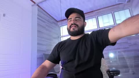 Snapshot of michaelbear_ chatting on January 25, 12:47 pm Michael online show from January 25, 12:47 pm