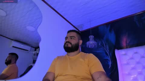 Snapshot of michaelbear_ chatting on February 2, 12:13 pm Michael online show from February 2, 12:13 pm