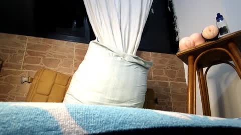 Snapshot of michaelhotbbc chatting on February 12, 5:47 am Michael online show from February 12, 5:47 am