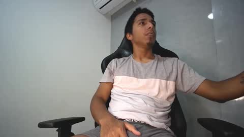 Snapshot of michaelhotbbc chatting on November 16, 3:12 am Michael online show from November 16, 3:12 am