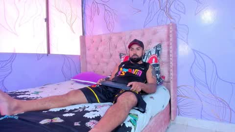 Snapshot of michaell_twink chatting on January 9, 12:30 pm Michaell online show from January 9, 12:30 pm